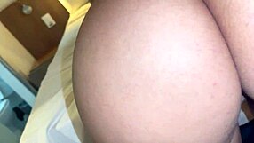 A loira mais gostosa da bahia fadynha sentando no pau enorme em pov lingerie