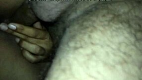 Dekle nagnjeno za jebo z velikim kurcem v kopalnici