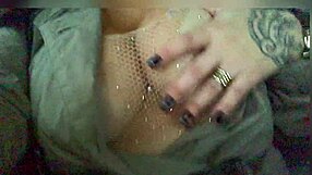 Provoquei o Uber e Deixei Ele Brincar com Minha Bucetinha