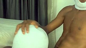 Big Ass Baddie Rejects Condoms in Doggystyle