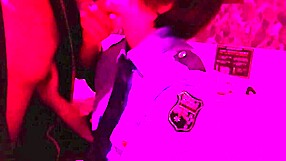 素人ハメ撮り　婦人警官に目隠ししてエロい事したい　フェラ　クンニ　中出し