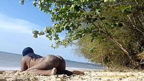 Teen twerks butt naked on the beach in public