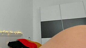 Big Ass Bbw Writes Fans Name On Her Body