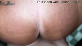 Κοιτάω γιγάντιο κωλομάνα MILF να γαμιέται μουνί από νέο 18+