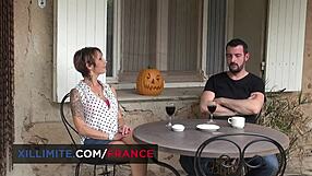 Kugarka Catalya pade za šarm mladega 18+ fanta