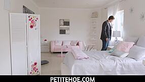 Petitehoe Tiny School Girl Jamie Jett Sells Candy in Rain, Enters House!