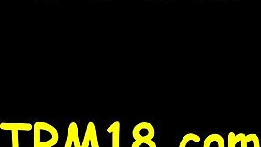 Krásna zrelá masérka dáva blowjob na chlpatú namazanú pičku