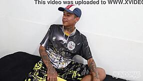 Nasedla na moto a na čuráka svýho kámoše