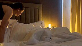 Moja ljubavnica snima jezik duboko u pički