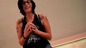 i dominate as giantess amazon velma pov stepping on men with long legs