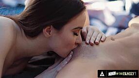 Two stepsisters fuck together like old times 😏