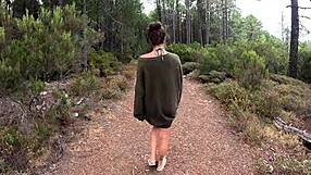 Je marche nue forêt craving baise dure sauvage