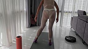 Yoga for a great pussy and small waist at home with an amateur babe