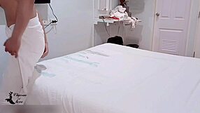 Tajska prijateljica v javnem threesome akciji, oh moj bog!