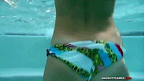 Booty shaking underwater in hd