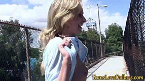 18+ najstnica dobi facijal na prostem v realnem hardcore amaterju