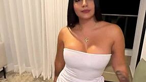 Fucking Colombian Girl on First Date. Her Nice Curves Add to the Excitement.