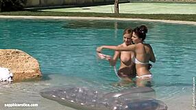 Billy And Jaquelin Fingering Pussies Poolside