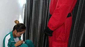 Hei, mau liat ngentot anal keras ala Squid Game? Taruhan naik liar ini apa?