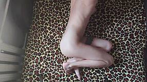 slender babe masturbates sex toys female orgasm