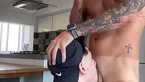 fodendo na cozinha anal