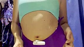 C�mara oculta en un probador de un gran almac�n, capturing latina teens in homemade webcam moments.