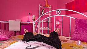 I am the asian babe with big boobz masturbating solo in my winter hat, it feelz so good!