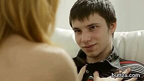 Stunning slender cutie spreads cunt for anal penetration