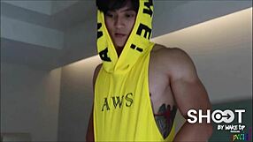 asian hunk shoots in gay japanese scene?