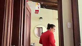 Mi Vecina Est� En El Ba�o