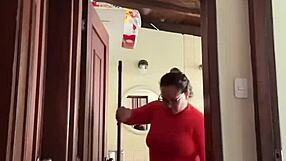 Mi Vecina Est� En El Ba�o