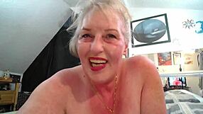 i love this short clip with dawnskye1962's titty fucking and kisses, she's so hot!