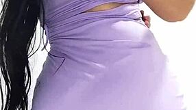 Amateur horny Latina fucks pussy