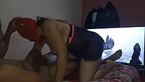 Venezuelan milf spreads huge ass