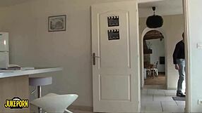 Very Hot Cougar Fucks And Has Fun