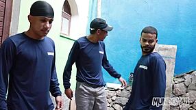 Na Hora Do Almoço, Pausa Para Foder Com Big Cocks Bareback