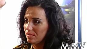 Brunette hoe gets facialized with cumshot!