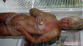 MATURE LADIES SHOWOFF SLIDESHOW WITH BEST CONTENT