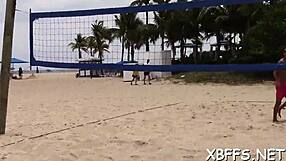 Aku Tengok Gadis 18+ Serahkan Pepek Ketat Pada Lad Laki Kasar Dalam Kongkek Kumpulan