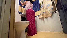 Mamma si prepara per scopata anale!