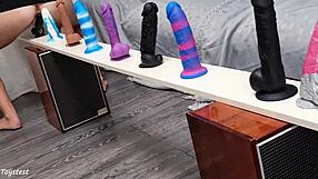 Ποιο Διλντο Κερδίζει την Πρόκληση Καλύτερης Συλλογής με Τεράστια Σπιτικά Παιχνίδια;