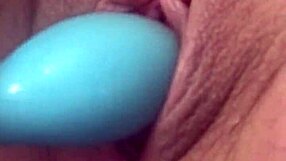 Mastürbasyonda Islak Amcık Vibratöre Damlıyor