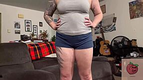 אמא חורגת מרפאת עם דיפ ת'רוט וזריקה על הציצים!