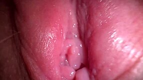 性感18+少女近距离张开骚逼脏话