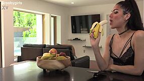 Τρανς Lola και Zariah χτυπάνε σκληρά σε γυμνή αναλ δράση. Έρχεται σύντομα να δεις!