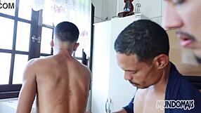 Uma despedida diferente com blowjob gay e pauz�o.