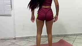 Hermosa hijastra works out, padrastro distracted by her big curves