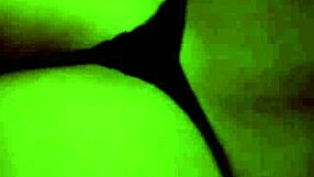 Mi verga entra delicioso en este hermoso culo