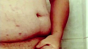 La vecina caliente hace que me masturbe?