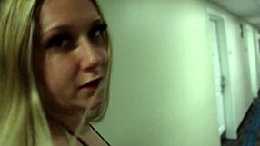 Bossens kones glatte fitte føles fantastisk, håber ikke graviditet